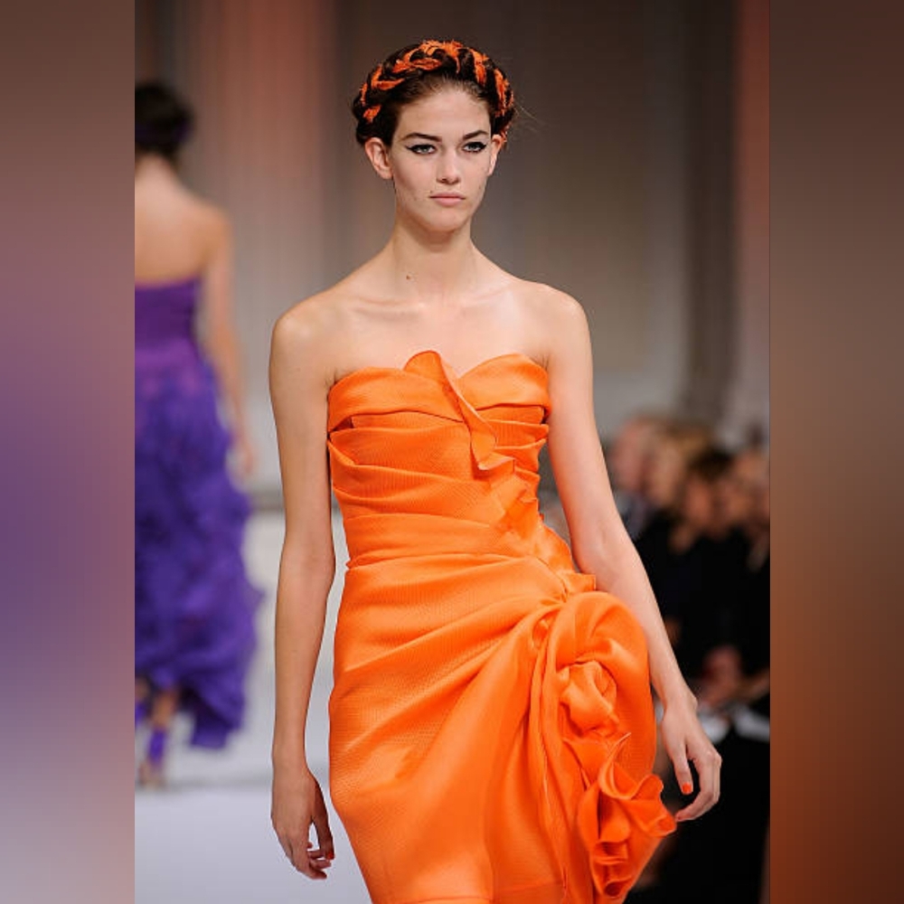 ○$4,500 NEW OSCAR DE LA RENTA ORANGE  SILK FLOWER RUNWAY DRESS US 12